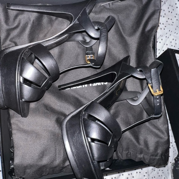 Authentic- New Saint Laurent 5.5 - Picture 2 of 3